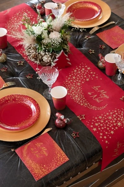 20 Serviettes étoiles La Magie De Noël Rouges 33cm 2 20 Serviettes étoiles La Magie De Noël Rouges 33cm – Image 2