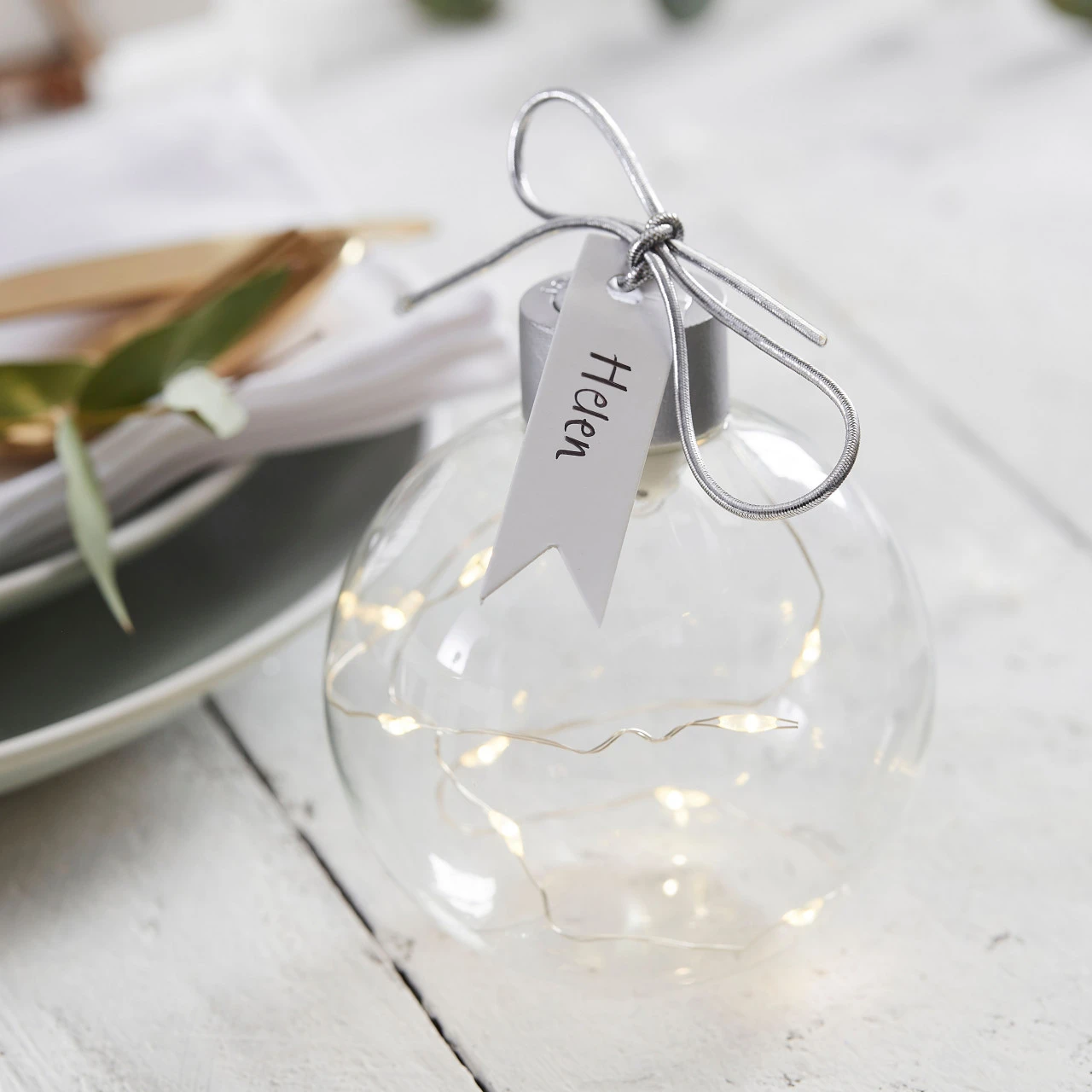 Ginger Ray 4 Boules LED Noël Naturel 6cm 2 Ginger Ray 4 Boules LED Noël Naturel 6cm – Image 2